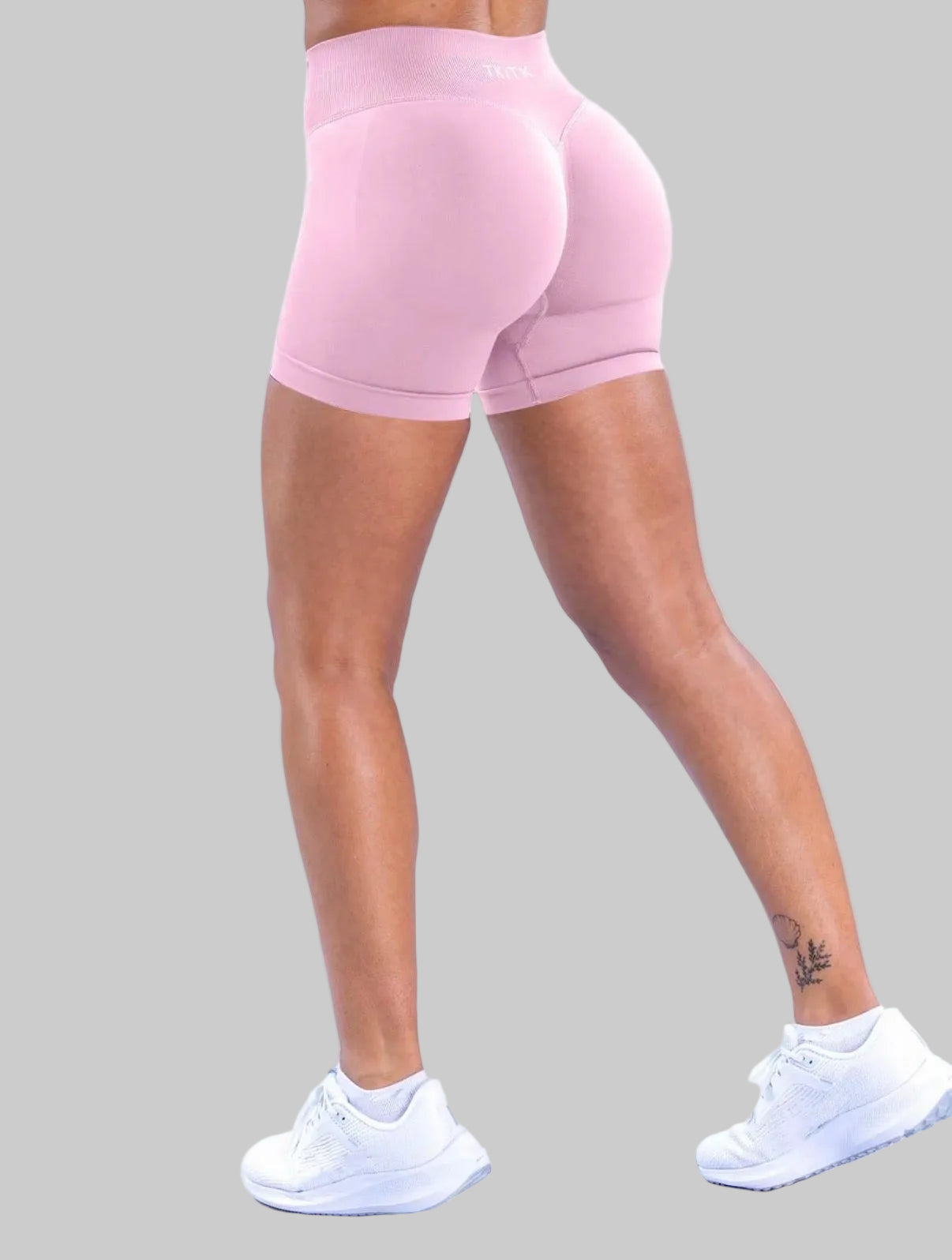 Aura™ Sculpting Mid-Waist Scrunch Shorts