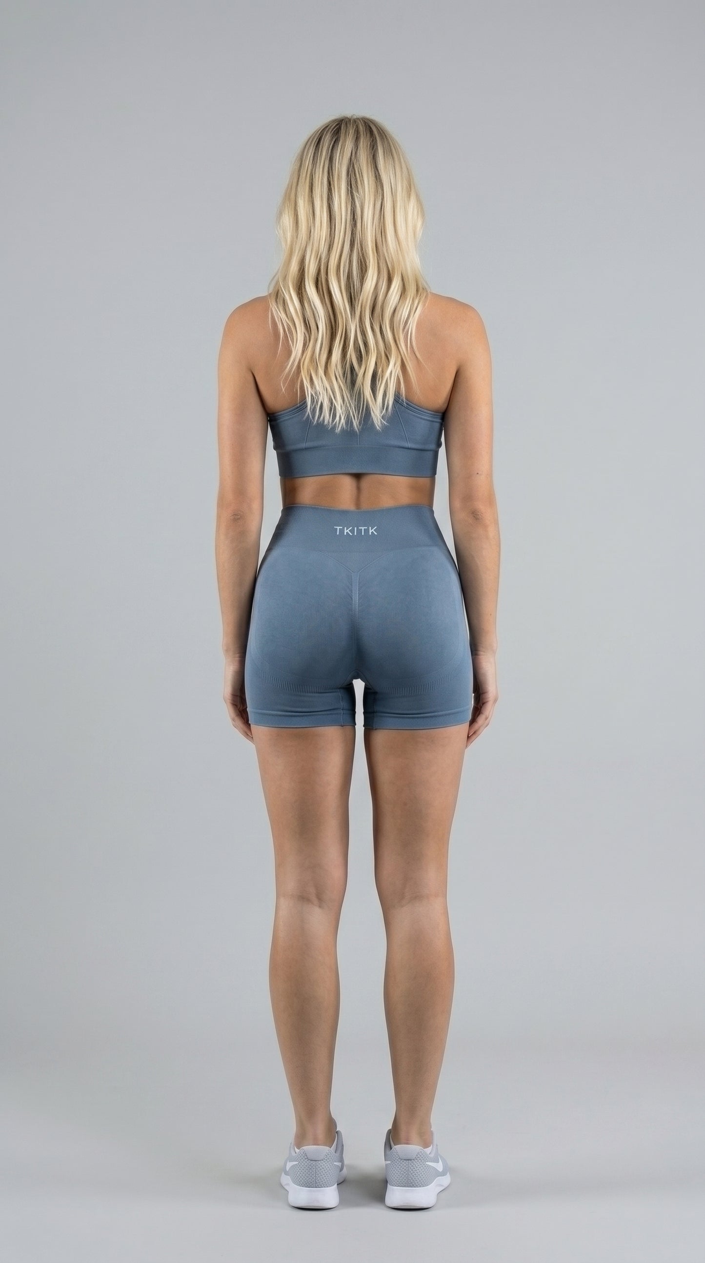 Aura™ Sculpting Mid-Waist Scrunch Shorts